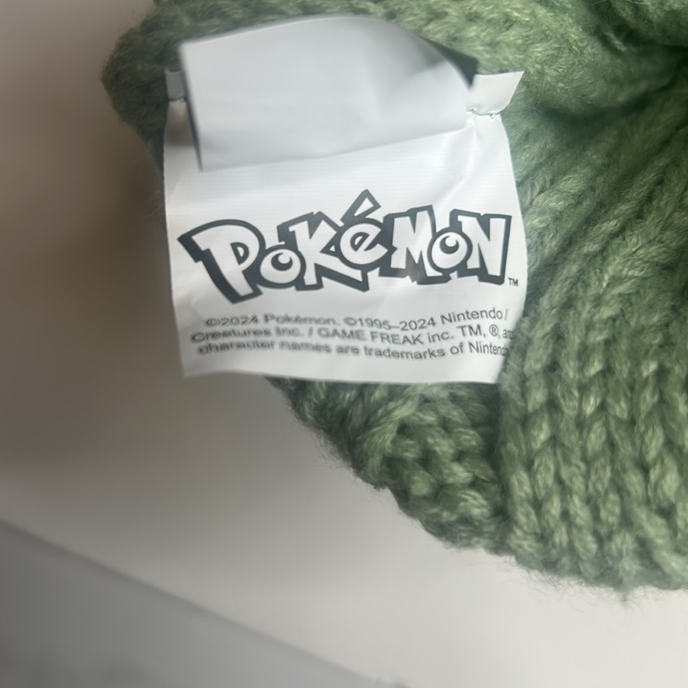 Youth Pokémon Pikachu Green and White Cable Knit Beanie with Pom Pom, Sz. OSFM - Picture 7 of 8